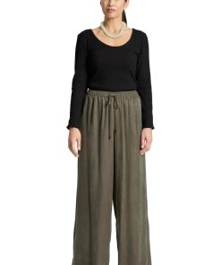 Calista Pant / Pampas